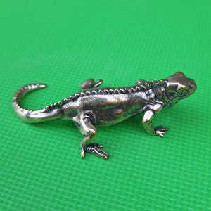 Solid Brass Miniature Iguana Figurine Vintage Metal Lizard Sculpture Aged Patina Cast Animal Decor Collectible Desk Shelf Ornament Gift