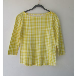 Blusa de punto con cuello barco y manga larga a cuadros en blanco y amarillo de los años 90 / Cottagecore / Blusa de manga larga / Camisa a cuadros