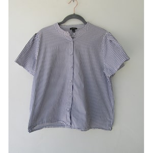 90s Gray & White Striped Cotton Short Sleeve Top | Striped Blouse | Collarless Top | Size LP Striped top