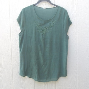 90s Floral Embroidered Cap Sleeves Top | Sage Green Blouse | Green Shirt | Small Sleeveless Top