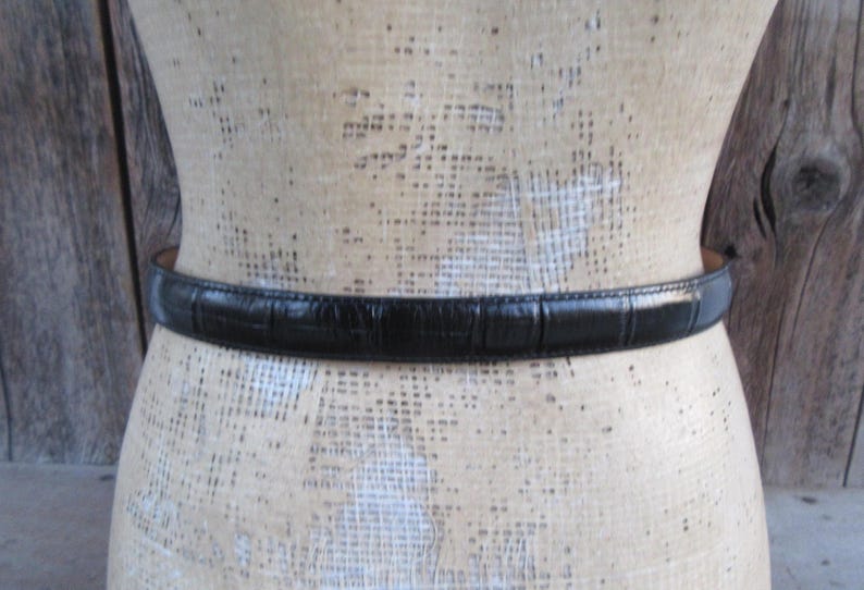 90er Jahre Brighton Schwarz Krokoprägung Leder Gürtel: Silber & Gold Ton Schnalle, klein Bild 3