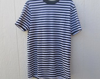 Camiseta de cuello redondo a rayas blancas y negras estilo años 90 - ASOS - Talla M