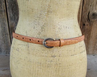 90s Tan Croc Embossed Leather Skinny Belt: Silver Tone Buckle, Size Small