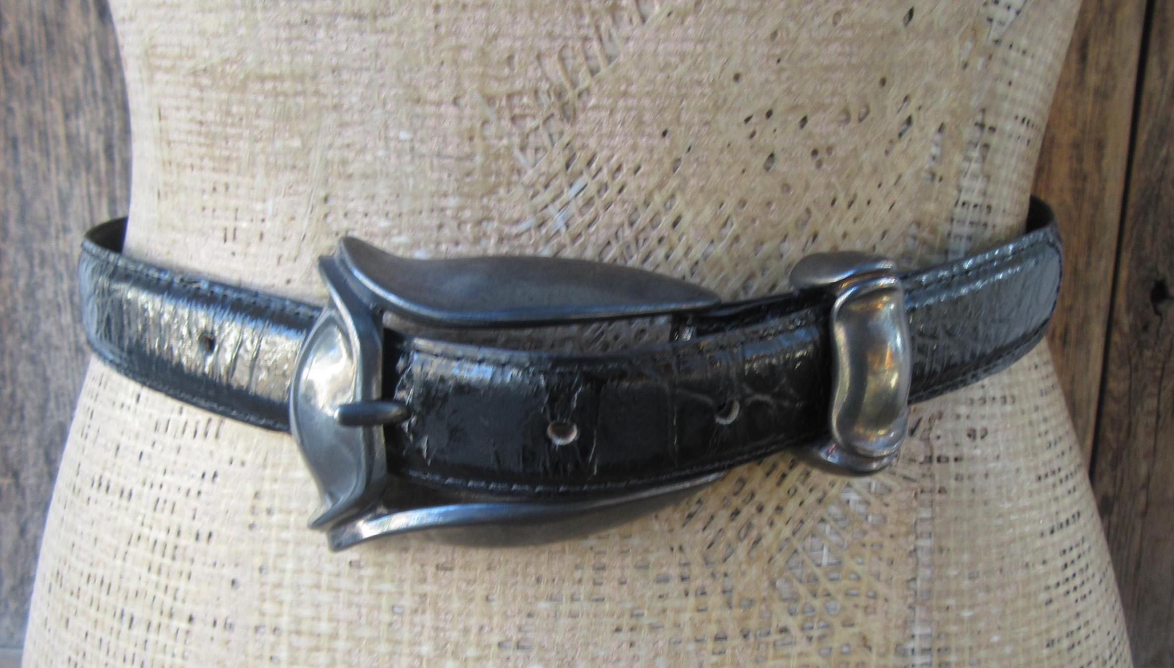 90s Black Croc Embossed Leather Skinny Belt - Antiqued  display picture 1