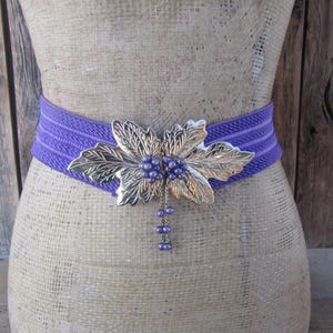 80&#39;s Purple Floral Beaded Stretch Belt: Gold Tone Buckle, Plus Size