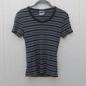 90&#39;s Gray, Blue & White Striped Short Sleeve Ribbed Knit Tee | Striped Tee Shirt | Crewneck Top | Short Sleeve Tee | Pullover Tee