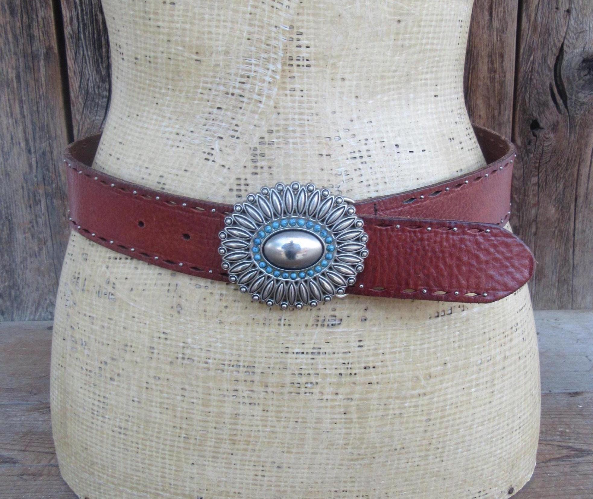 VINTAGE FOSSIL BROWN LEATHER CONCHO BELT IN GREAT CONDITION Western Concho Belt Brown Black Hearts Flowers Brighton  main image 2