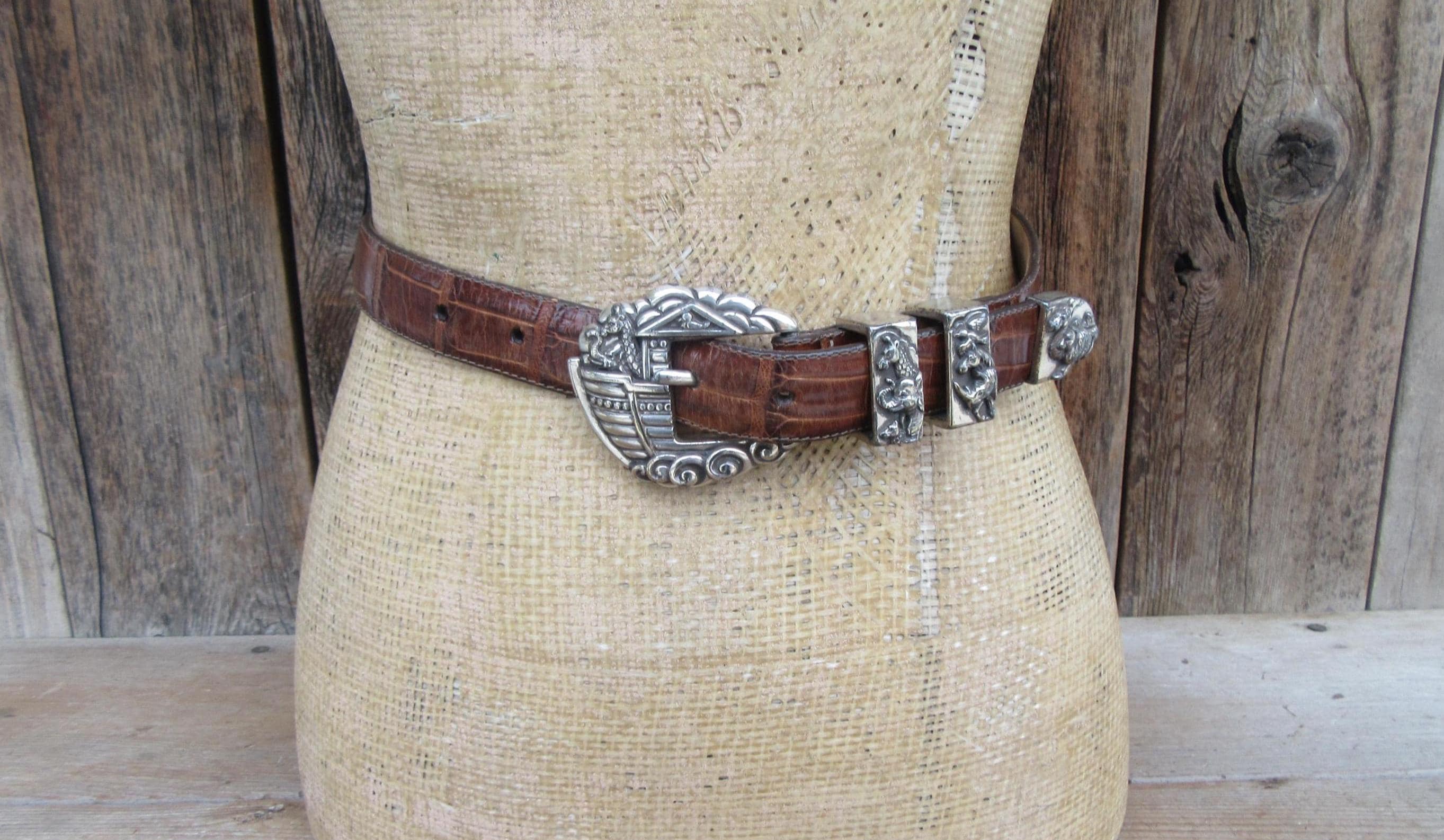 ブラック ウエスタン レザーベルト コンチョ 90s Y2K brighton 90s Brighton Croc Embossed Leather Belt: Noah's Ark Buckle, Medium