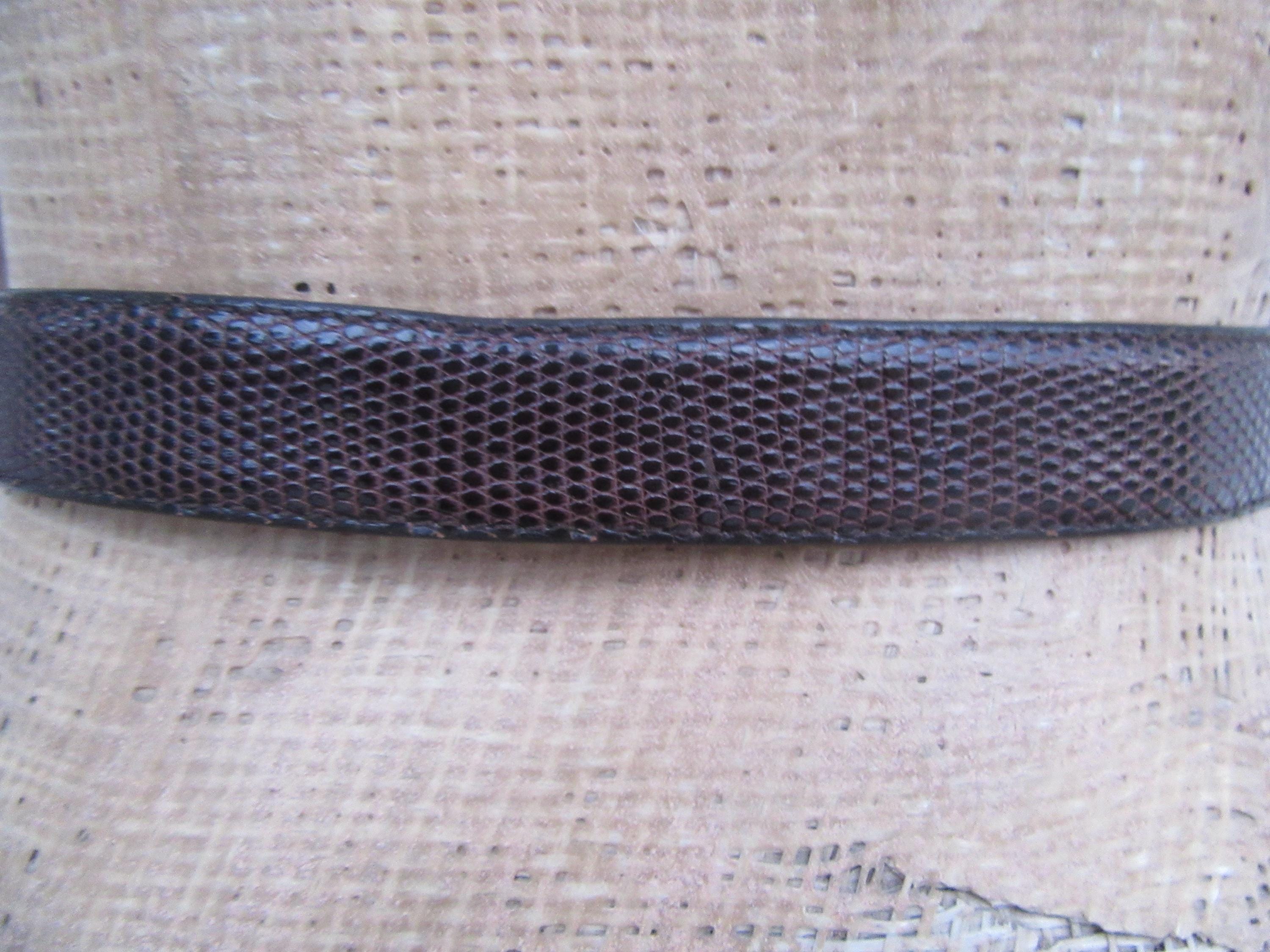 Vintage 90s Black Leather Lizard Embossed Belt Matte Gold Crescent Buckle Size 8 Skinny Croc Lizard Reptile Embossed Polished Black Leather  main image 2