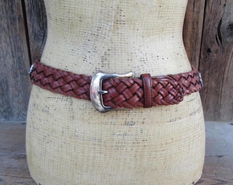 Pasek koncho z plecionej skóry z motywem dzikiego zwierzęcia w kolorze brązowym z lat 90. w kolorze Brighton: klamra w kolorze srebrnym, rozmiar 26