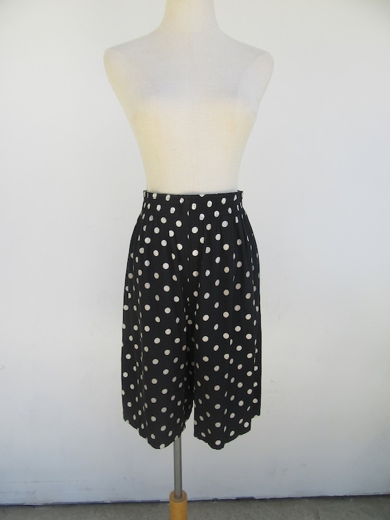 90s Black & White Polka Dot Elastic Waist Shorts |