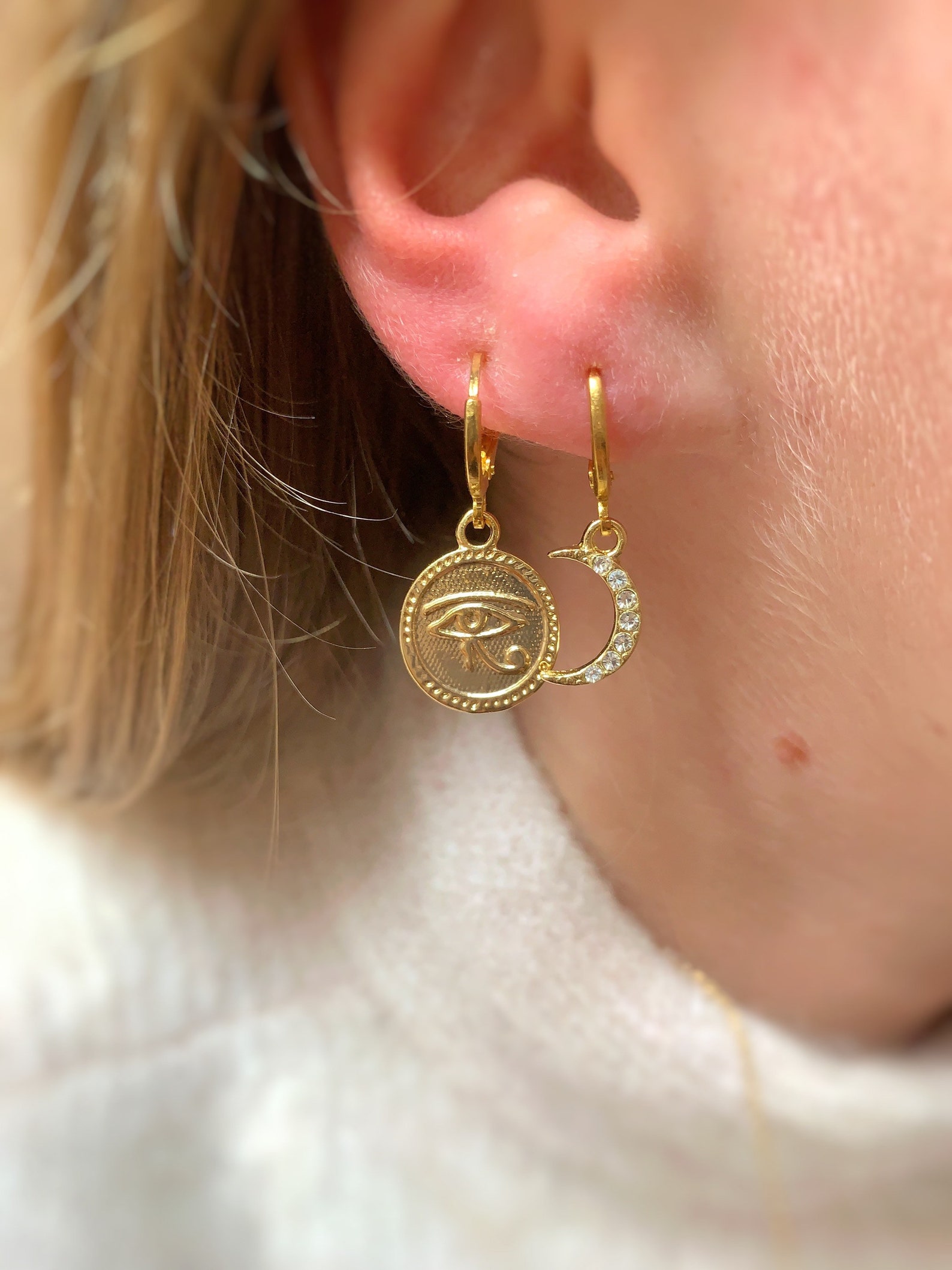 Boucles D'oreilles Mini Créoles Lune - Doré - Dormeuses - Marque Clovers - Neuf Avec étiquettes