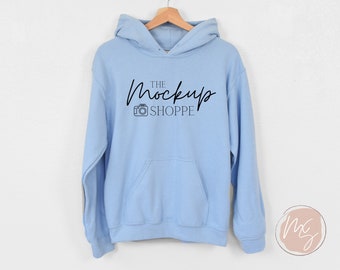 Gildan 18500 Mockup Hellblau, hängender Gildan Hoodie-Mockup, 18500 Gildan Heavy Blend Mockup, Lifestyle Hoodie-Mockup, Sweatshirt-Mockup