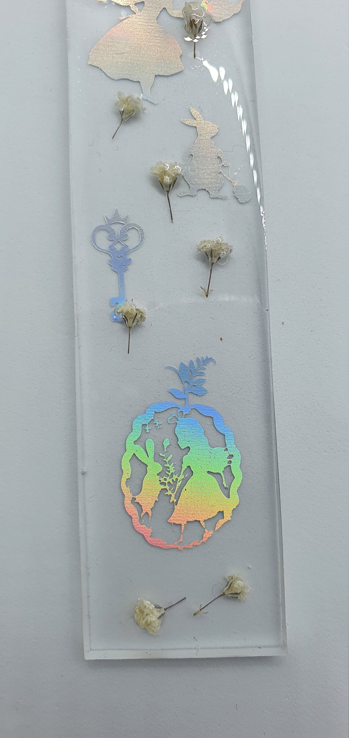 Alice im Wunderland Lesezeichen mit getrockneten Blumen ...