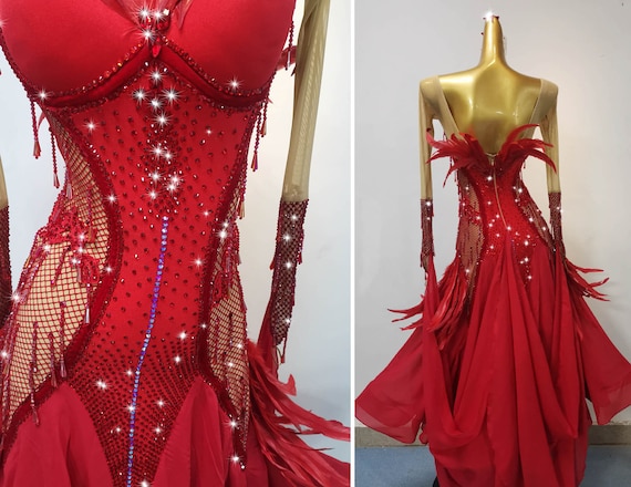 燃えるような炎をイメージした赤いラテン衣装 燃えるような炎をイメージした赤いラテン衣装