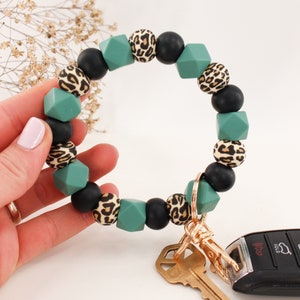 Custom Silicone Bead Leopard Keychain Wristlet , Personalized Keyring Bracelet , Cute Car Accessories ,  Womens Mom Grandma Bridesmaid Gifts