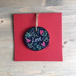Carte Valentines - Carte Valentin peinte à la main - Valentines en bois - Carte Valentin unique - Carte Coeur - Tranche de journal Valentines - Carte excentrique