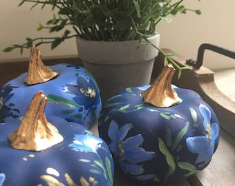 Citrouilles peintes à la main bleu marine, fausses citrouilles peintes, citrouilles artificielles, citrouilles de décor à la maison, ensemble de citrouilles peintes, décor à la maison d'automne