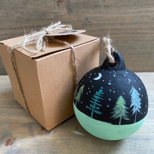 Forest painted bauble, green painted bauble, bauble painted with trees, hand-painted bauble, Christmas gift for Forest lover, unique bauble