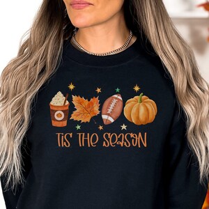 Dieses Die Saison Sweatshirt: Herbst Kürbis Fussball Rundhalsausschnitt