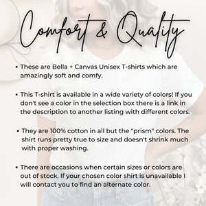 Pode incluir: Um close-up de uma camiseta branca com o texto "Comfort & Quality". O texto est&aacute; escrito em letra cursiva. A camiseta &eacute; feita de camisetas unissex Bella + Canvas, que s&atilde;o macias e confort&aacute;veis.