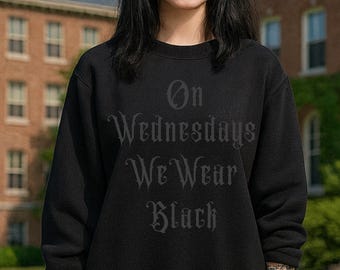 Mitwochs tragen wir schwarz – Gothic Comfort Colors T-Shirt, Hoodie, Sweatshirt