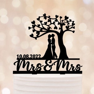 Tree lesbian wedding cake topper,Bride and bride cake topper, Lesbian Cake Topper With Date,Mrs & Mrs Wedding Topper With tree and date