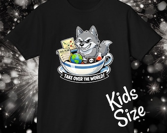 Maglietta con lupo malvagio sorridente in tazza da tè che complotta per conquistare il mondo / Divertente maglietta per bambini con grafica di cane cattivo Gildan 5000B