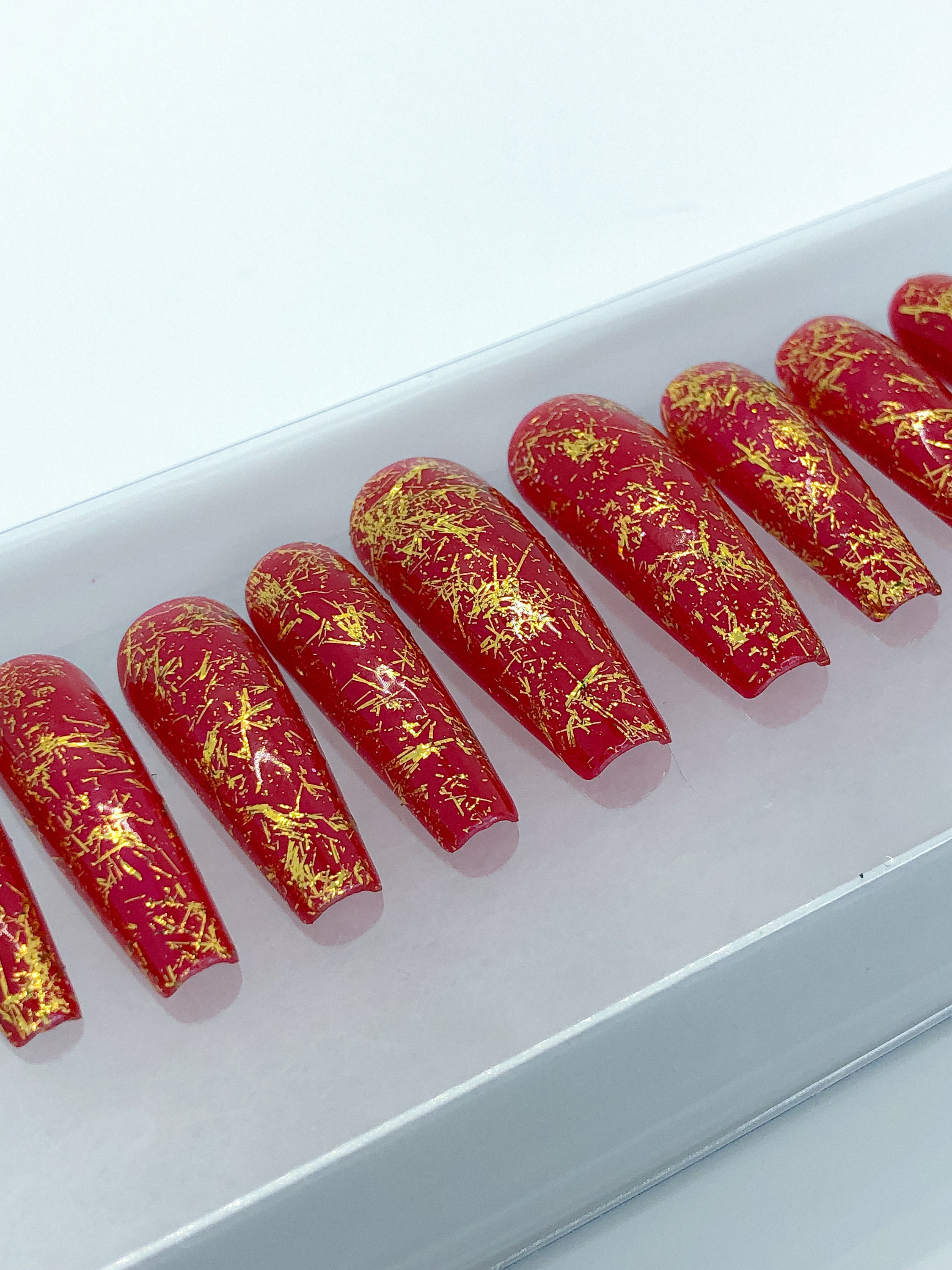 The 30 Best Red and Gold Nail Ideas For the Holidays