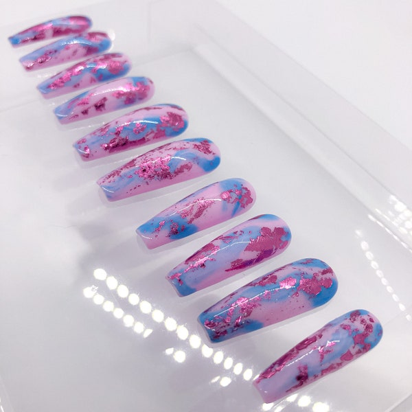 Marble nails | pink marble nails | pink nails | blue nails | foil nails | fake nails | press on nails |