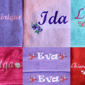 Personalized embroidered bath towel 70x140, quality 500g/m2, with floral embroidery if desired