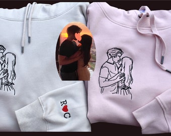 Personalized embroidered hoodie in premium quality, cities, couple, friends, from photo in embroidery many colors on request.