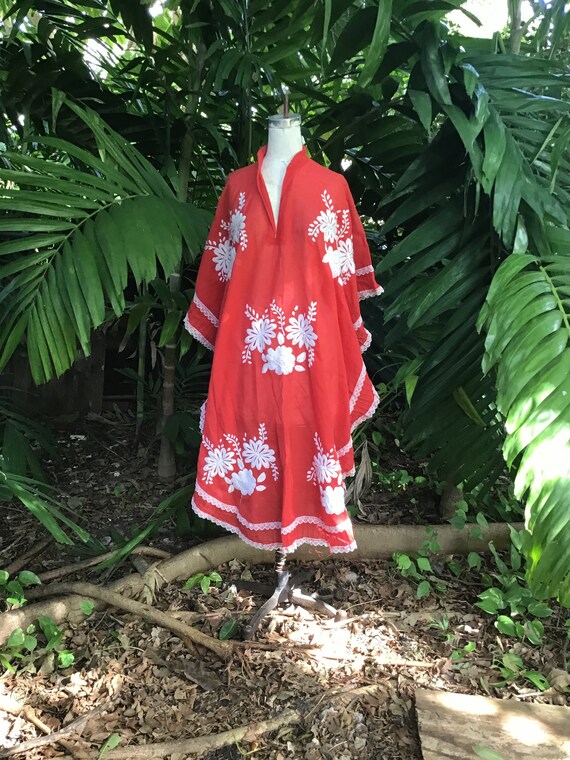 Kaftan in cotton with embroidery
