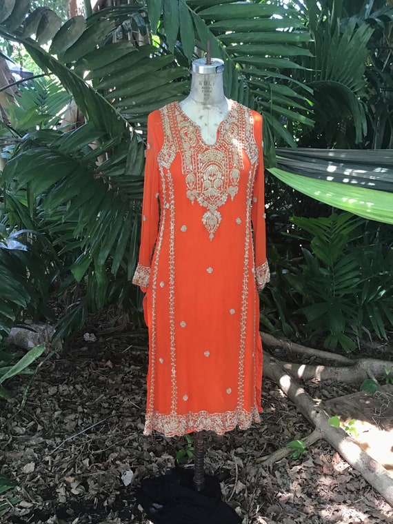 Rare find vintage Indian top/dress in silk with g… - image 1