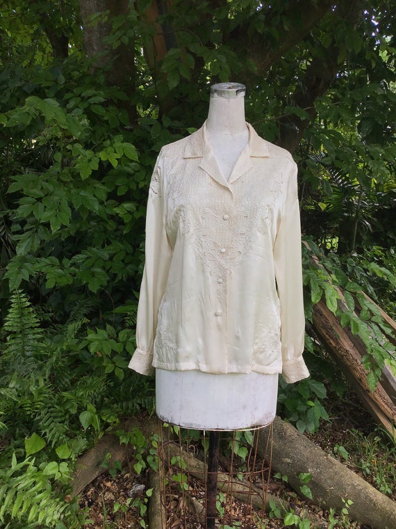 Vintage Chinese silk Blouse