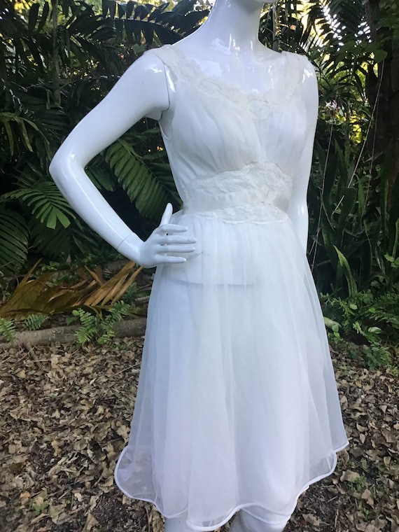 Vintage Hollywood Vassarette Lace White Slip Dress Size 34A
