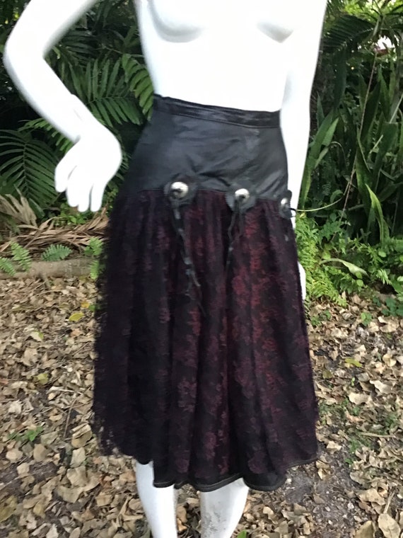 Vintage 80s leather and lace skirt - image 4