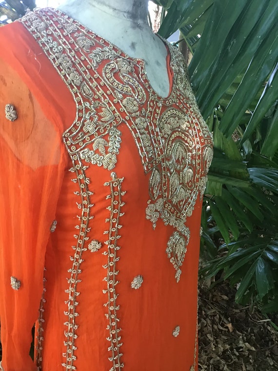 Rare find vintage Indian top/dress in silk with g… - image 6