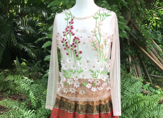 UND FLOWER RAISED EMBROIDERY TOP（カーディガン/ボレロ