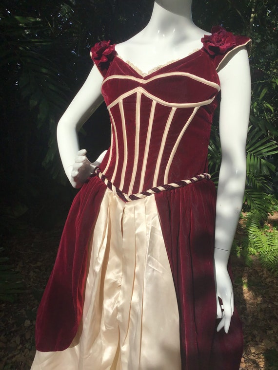 Vintage 1950s Dress with velvet corset and satin - image 9