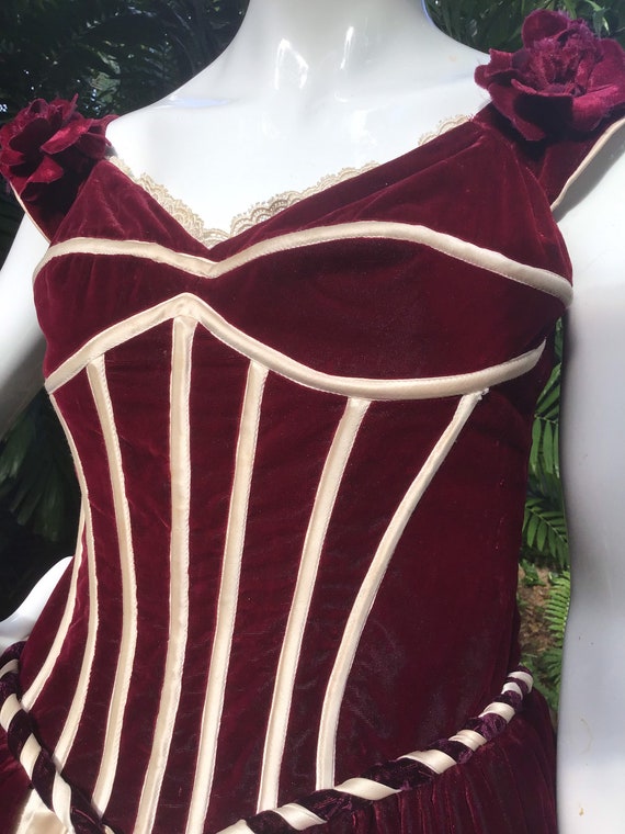 Vintage 1950s Dress with velvet corset and satin - image 3