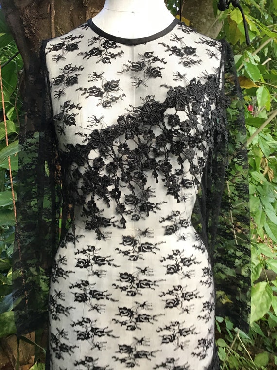 Lace Dress in black - image 4