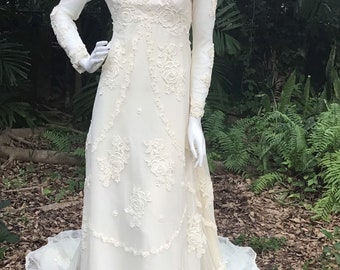 Vintage 1970s wedding Dress
