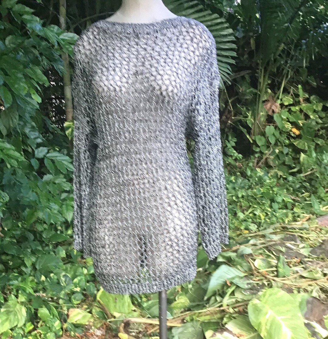 SILVER GLOW KNIT TOP