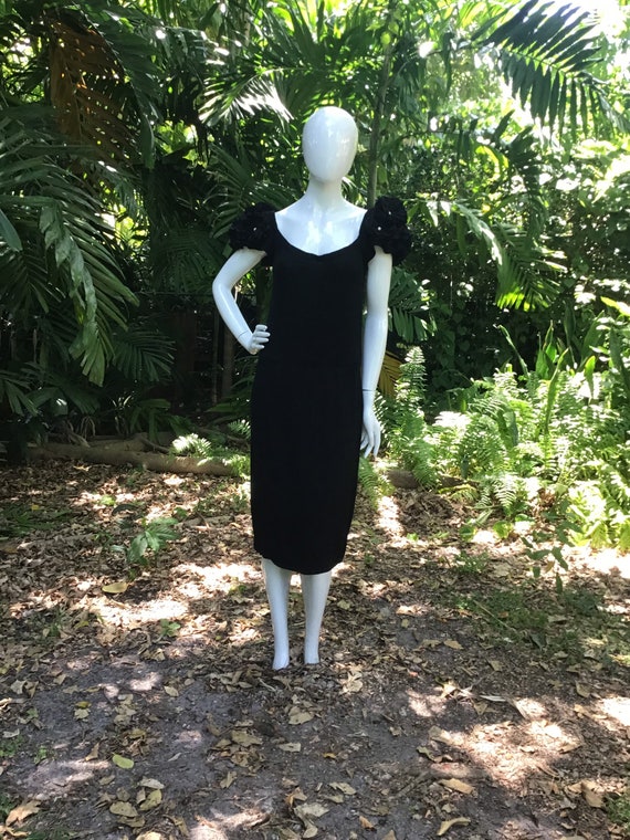 st john knit dress There's a hint of springtime in the air this week, and this gorgeous 1960's designer knit dress by St. John Knits reminds me of a dewy green lawn on a spring morning
