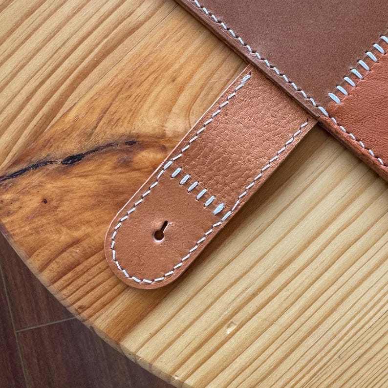 Listo para enviar: Funda para cuaderno de viajero tamaño bolsillo (Patchwork 1) / Funda para planificador con parche de cuero / Funda para planificador hecha a mano imagen 3