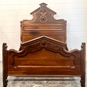 Eastlake full bed with burl wood. RESTORED. Walnut wood.