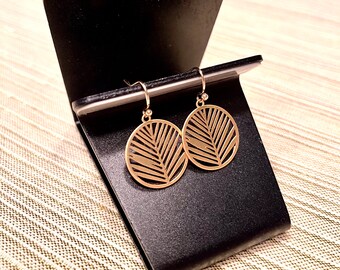 Palm tree leaf round earrings, gift for her, trendy jewelry, bridesmaid Gift, beach tropical wedding earrings, Valentine Day gift for her