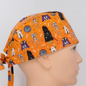 Halloween Herren Scrub Cap, Herren ODER Kappe, medizinische Kappe, Doktorkappe.  Genieße KOSTENLOSEN Versand, wenn du 35 Dollar oder mehr ausgibst!