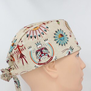Southwest Pattern Herren Scrub Cap, OR Cap, Medizinische Kappe, Doktorkappe, Krankenschwesterkappe.   Genießen Sie KOSTENLOSEN Versand, wenn Sie zwei oder mehr Peelingmützchen bestellen!